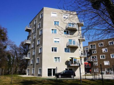 Aussenansicht auf das MehrGenerationenWohnhaus, 6 Stockwerke